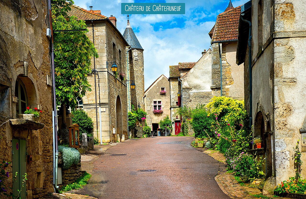 Village m�di�val de Ch�teauneuf-en-Auxois, un lieu � visiter pr�s du camping.