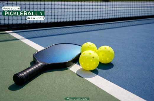Pickleball, raquette, balles au camping CLICOCHIC Lac du Lit du Roi � Massignieu-de-Rives.
