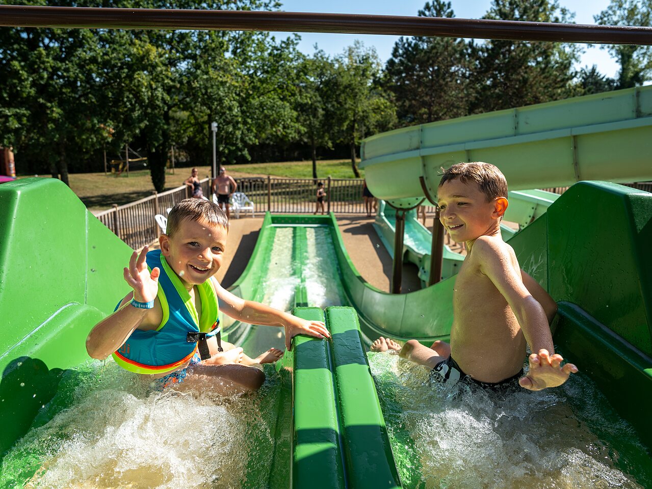 Toboggan aquatique au camping CLICOCHIC Les Secrets de Padirac � Padirac (46).