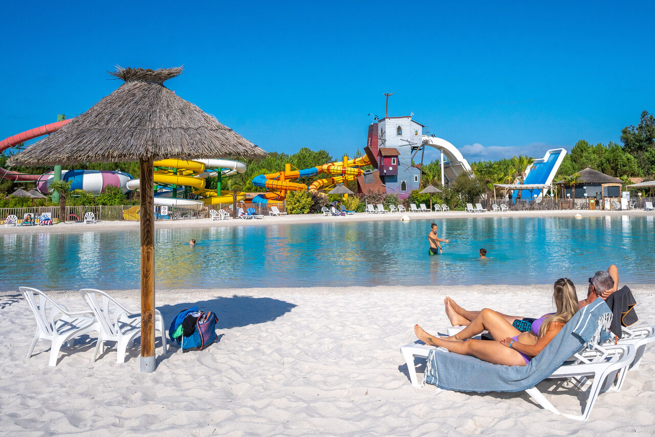 Piscine lagon, toboggans, plage au CAPFUN Lila � LINXE (40).