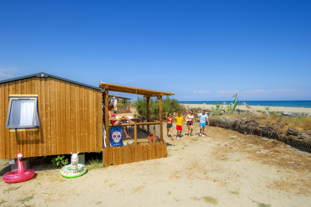 Mobil-home avec terrasse sur la plage, famille au camping CAPFUN Marina d'Al�ria � Aleria (20)