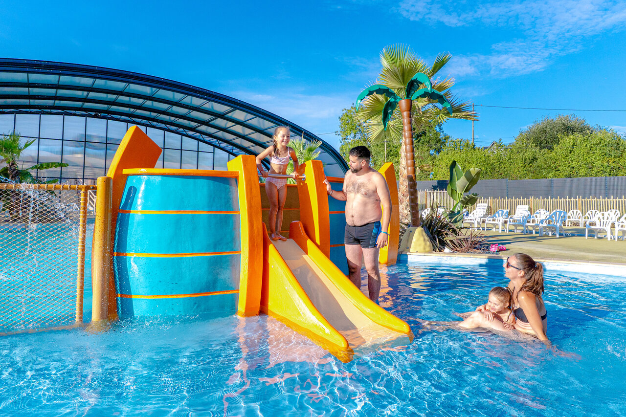 Espace aquatique familial au camping VAGUES OCEANES Odyss�e � Villers sur mer (14).