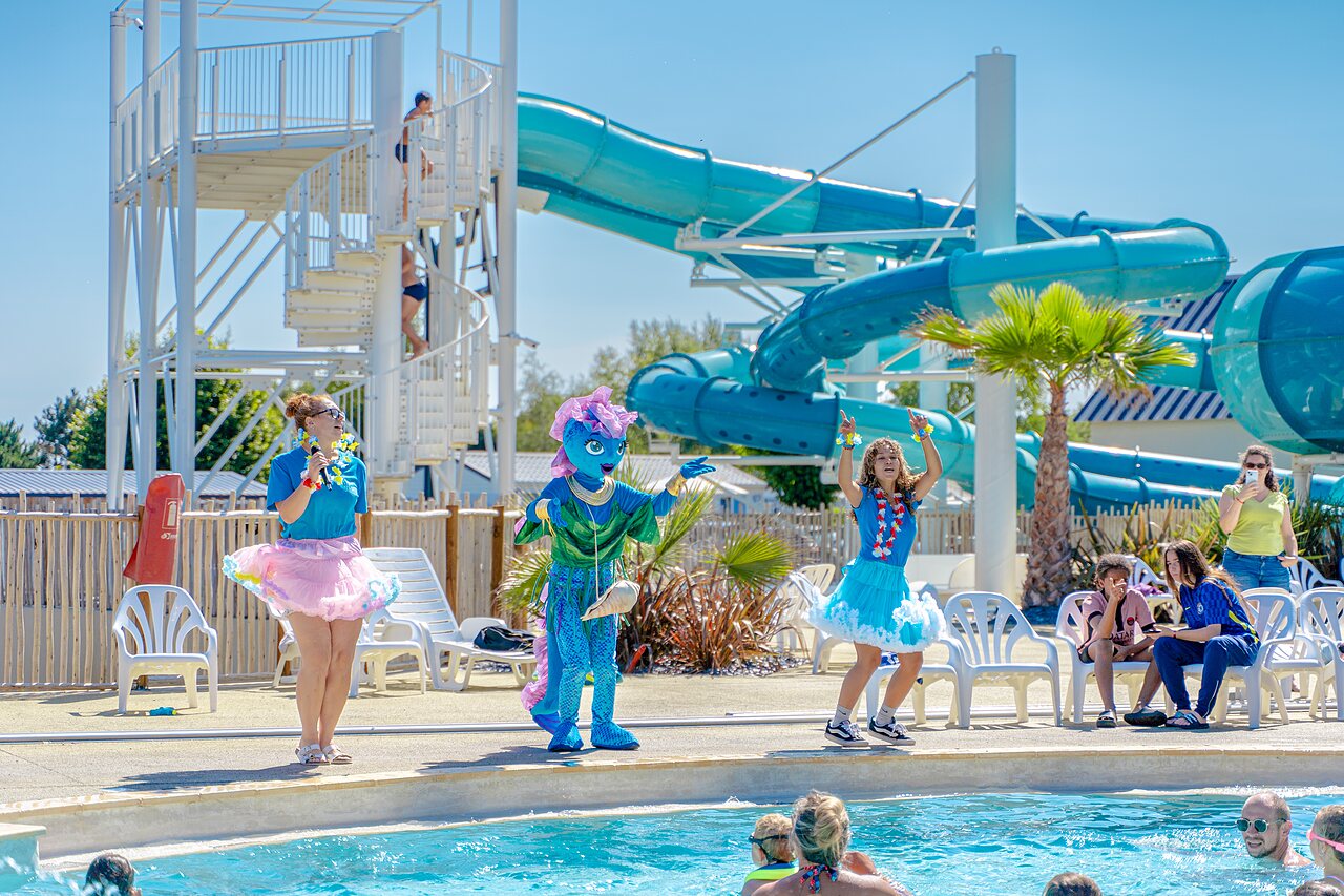 Animation, toboggans et piscine au camping VAGUES OCEANES Odyss�e, Villers sur mer (14).