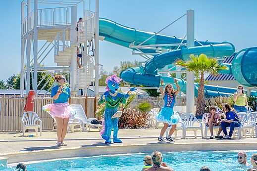 Animation, toboggans et piscine au camping VAGUES OCEANES Odyss�e, Villers sur mer (14).