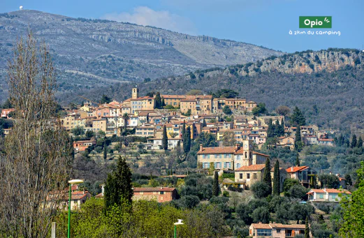 Village perch� d'Opio, charmant lieu � visiter pr�s du camping.