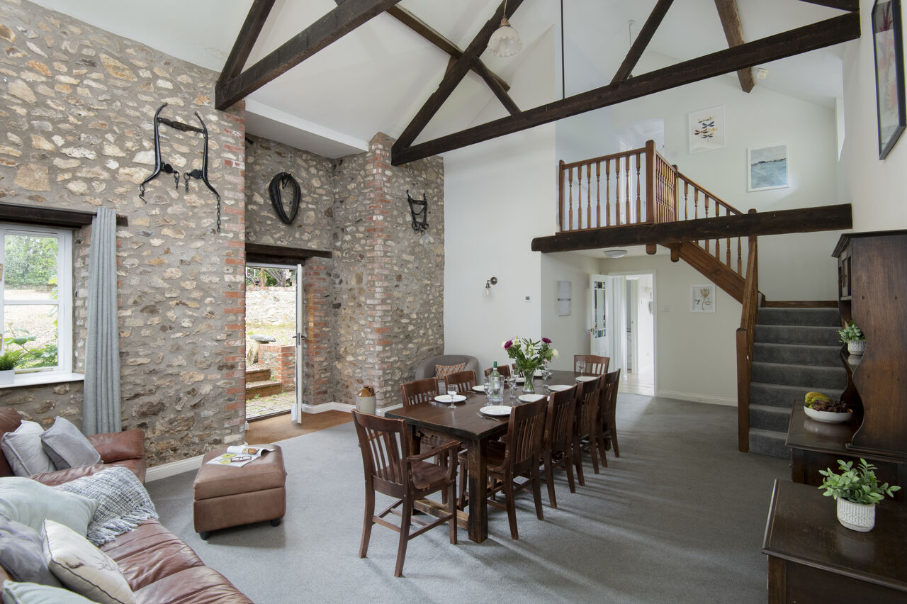 Grand salon salle � manger rustique au camping CAPFUN UK Otter Falls � Upottery Nr Honiton.