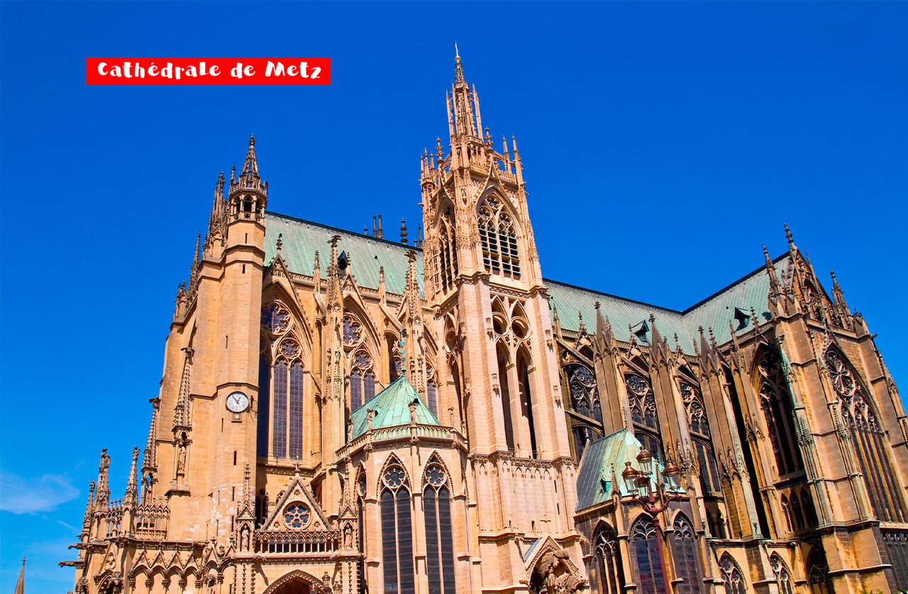 Majestueuse Cath�drale Saint-�tienne de Metz, monument historique � visiter en Moselle.