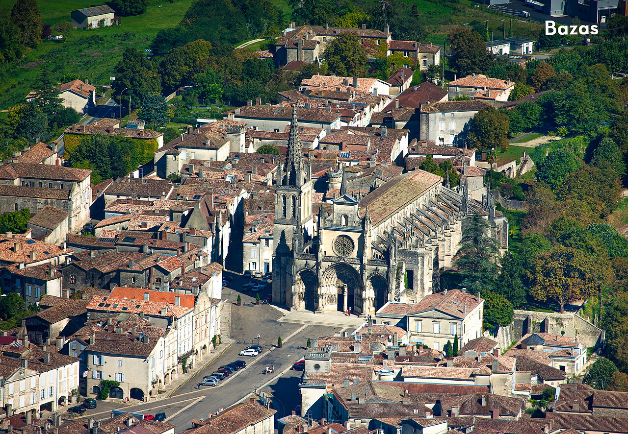 Cath�drale Saint-Jean-Baptiste et centre historique de Bazas, ville � visiter en Gironde.