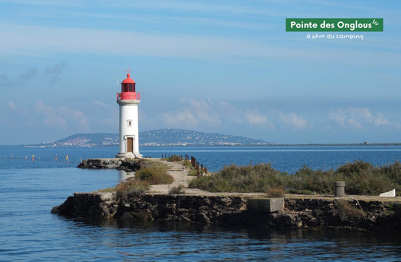Phare de la Pointe des Onglous, lieu touristique pr�s de Marseillan-Plage (34).