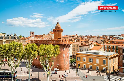 Le Castillet, monument emblématique de Perpignan, ville à visiter en Occitanie.
