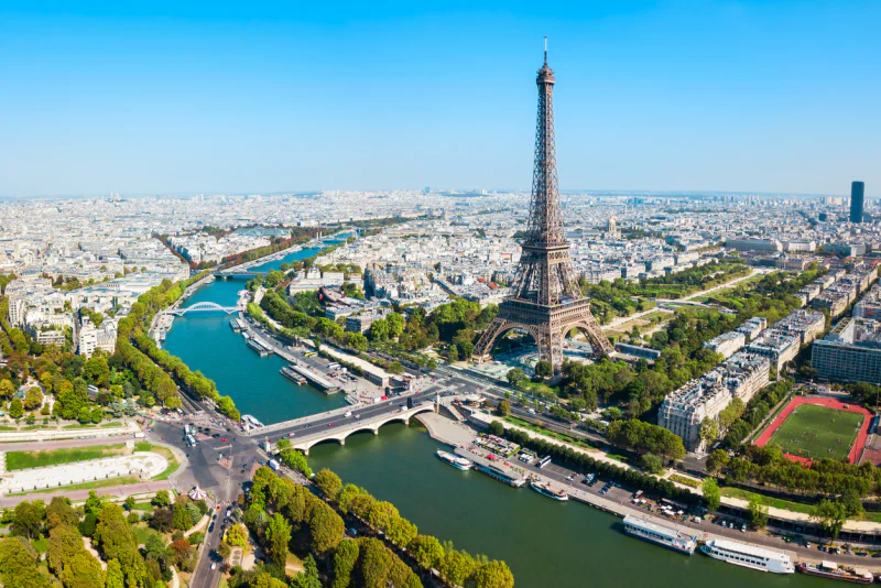 Tour Eiffel, la Seine et les toits de Paris, lieu � visiter en �le-de-France.