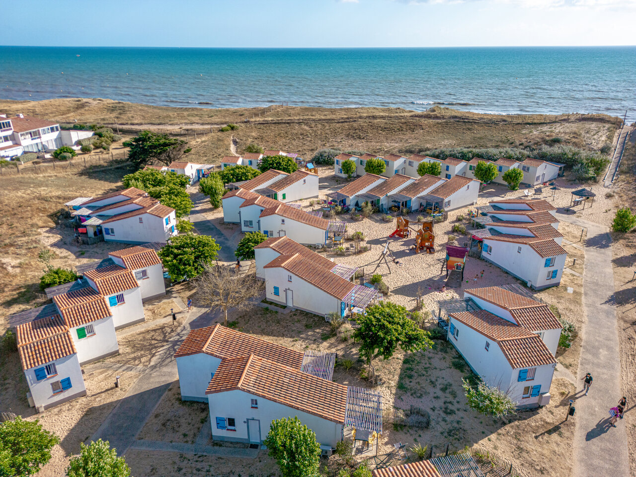 Mobil-homes et plage au camping CLICOCHIC Petit Bec � St Hilaire de Riez.