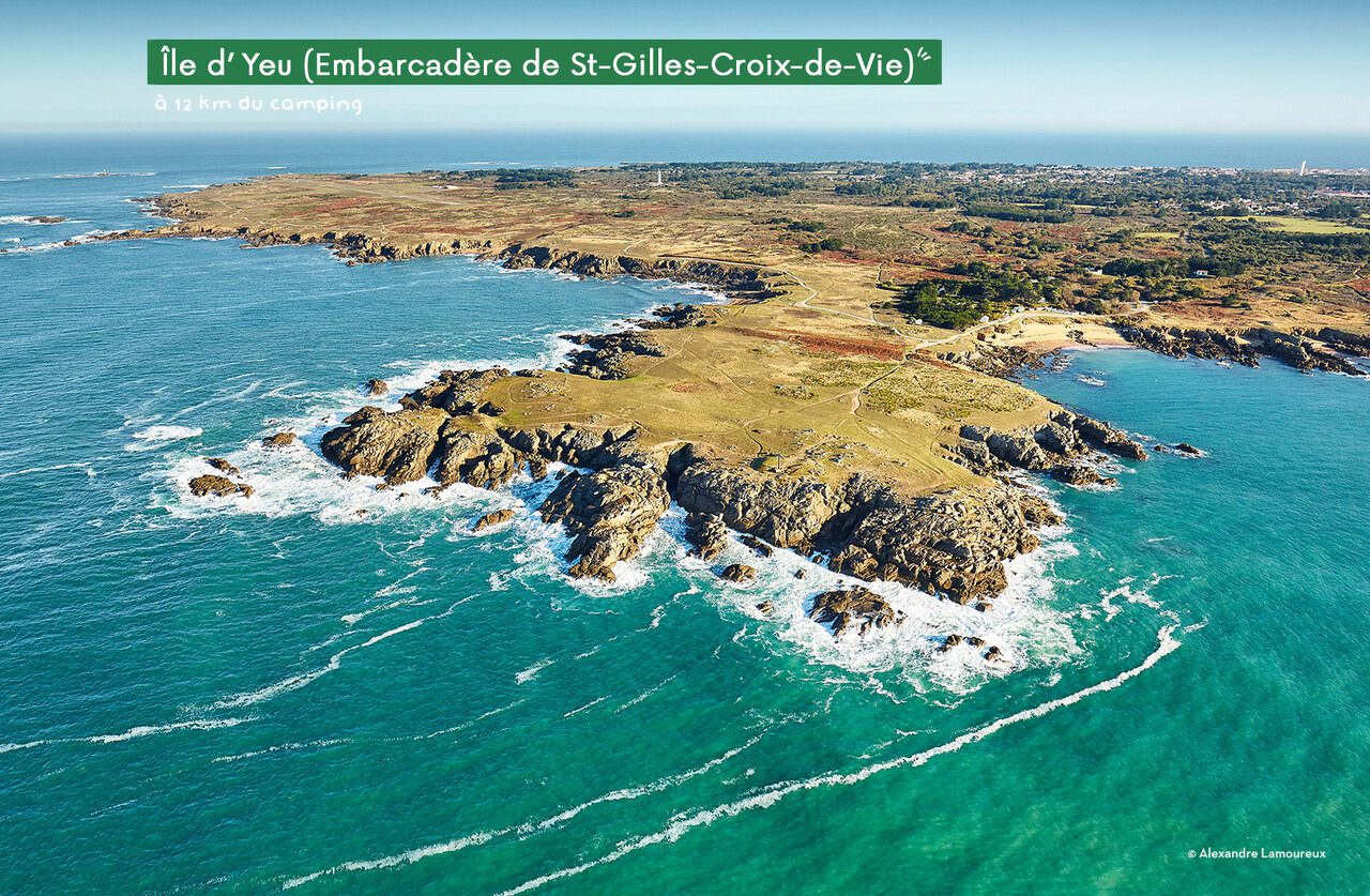 �le d'Yeu, c�te sauvage, falaises rocheuses et paysages marins pr�s de St-Hilaire-de-Riez.