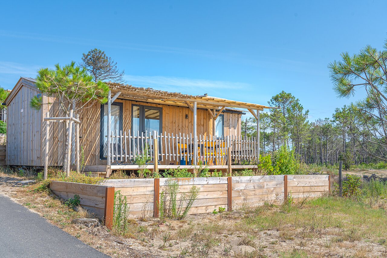 Mobil-home en bois avec terrasse, au camping CLICOCHIC Petit Nice � PYLA SUR MER (33).