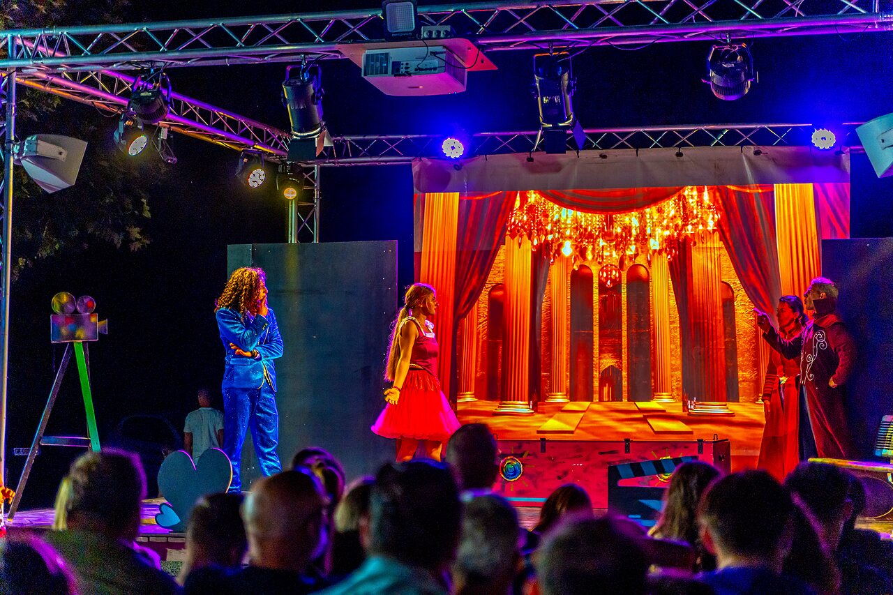 Spectacle anim� au camping CAPFUN La Pin�de de Grimaud � Grimaud (83)