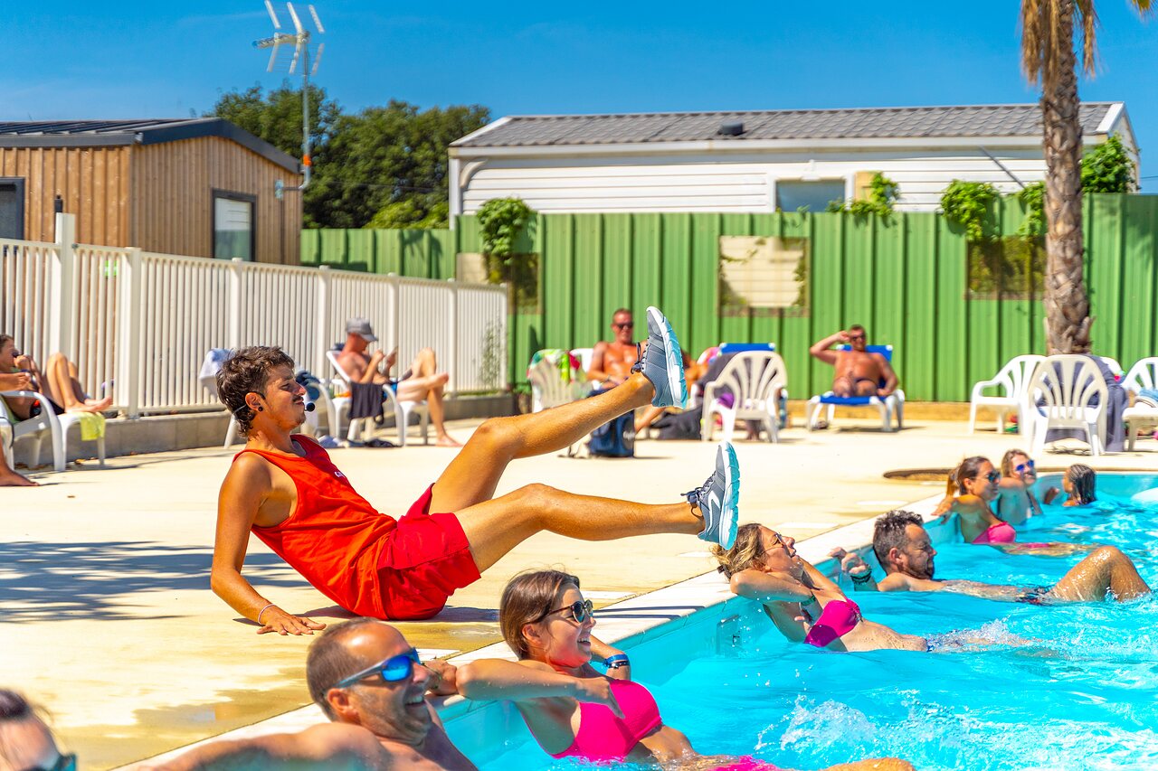 Animation aquatique et piscine ext�rieure au camping CAPFUN La Pin�de de Grimaud � Grimaud (83).