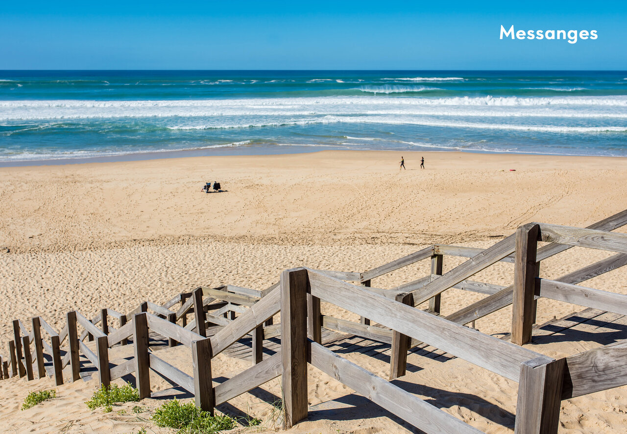 Plage de sable fin et oc�an � Messanges, Landes, Nouvelle-Aquitaine.