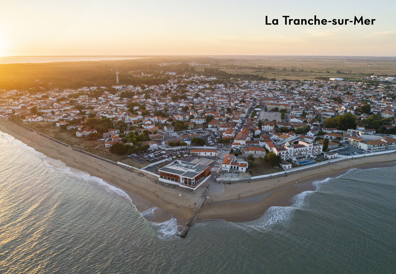 Vue a�rienne de La Tranche-sur-Mer, ville c�ti�re de Vend�e � visiter.