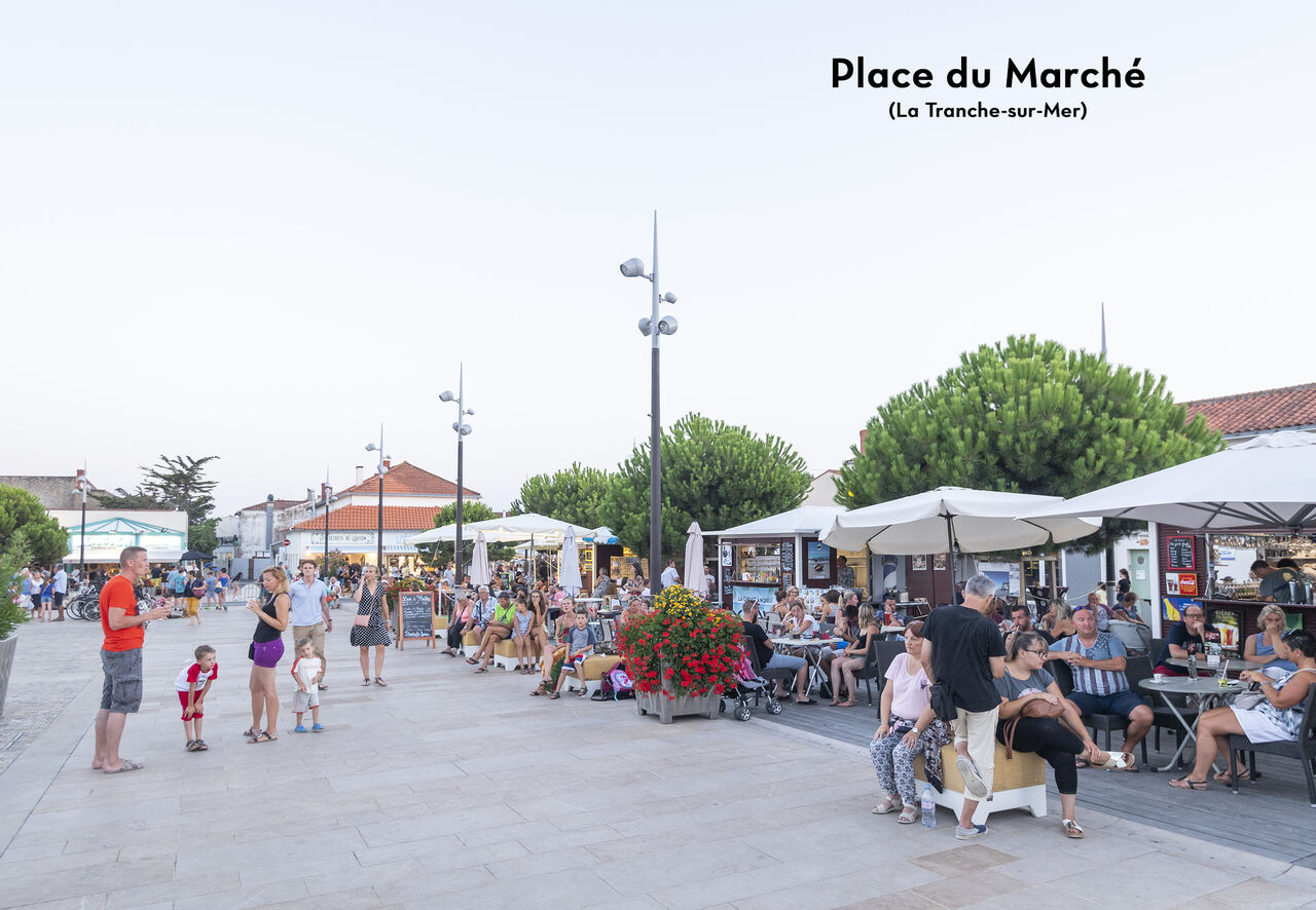 Place du March� anim�e � La Tranche-sur-Mer, Vend�e, lieu � visiter.