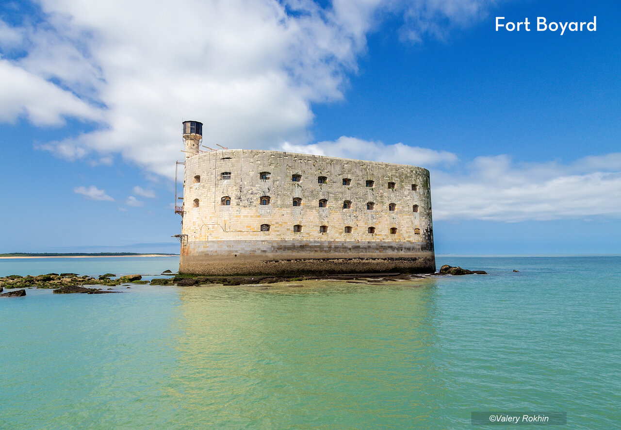 Fort Boyard, monument historique embl�matique en mer pr�s de l'�le d'Ol�ron.