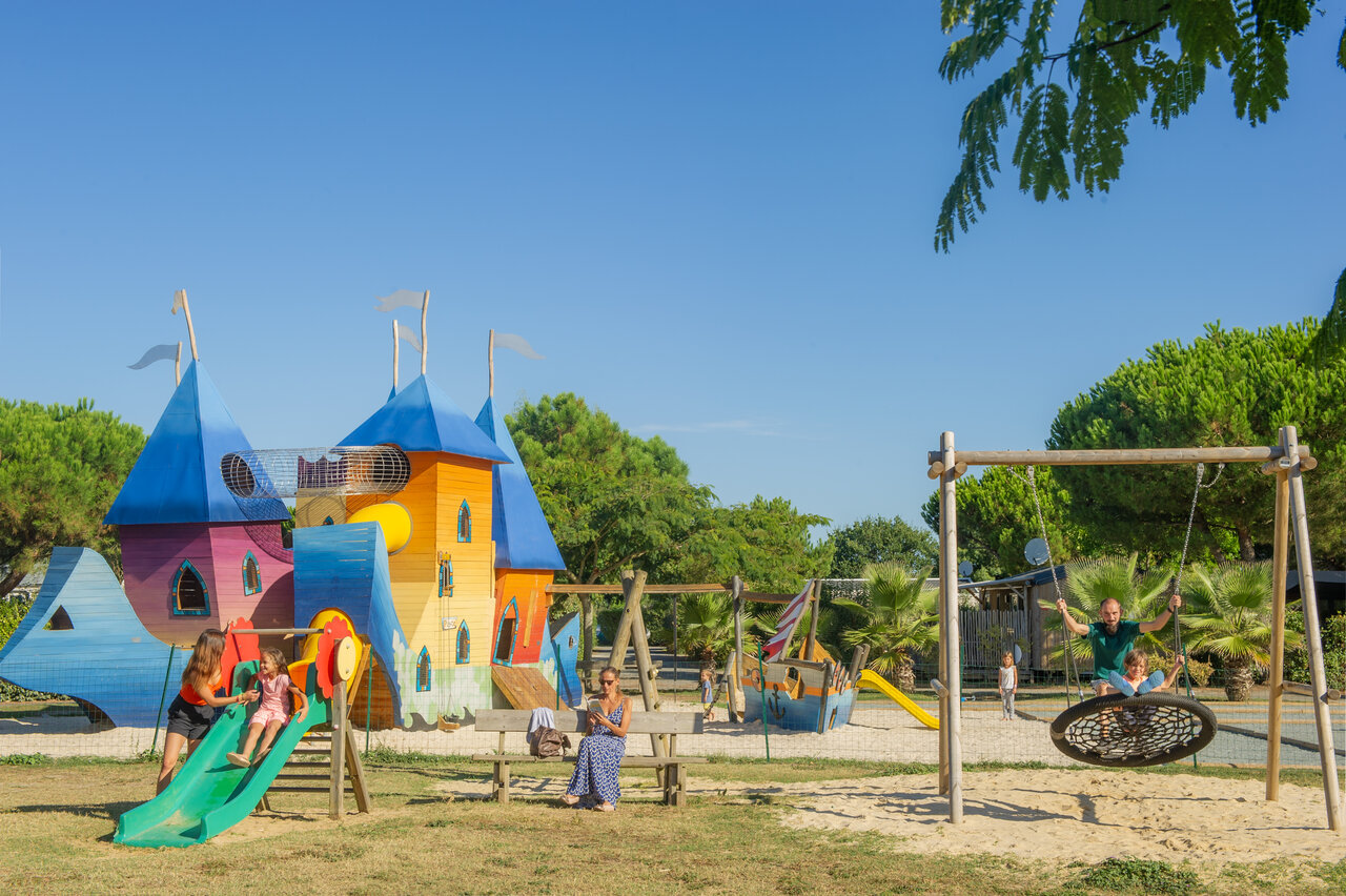 Jeux enfants au camping CAPFUN Quatre Vents d'Ol�ron � St Georges d�Ol�ron (17).