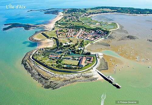 L'�le d'Aix, �le fortifi�e et village historique � visiter pr�s d'Ol�ron.