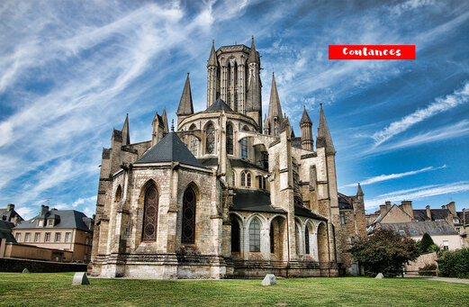 Cath�drale gothique de Coutances, un monument historique � visiter en Normandie.
