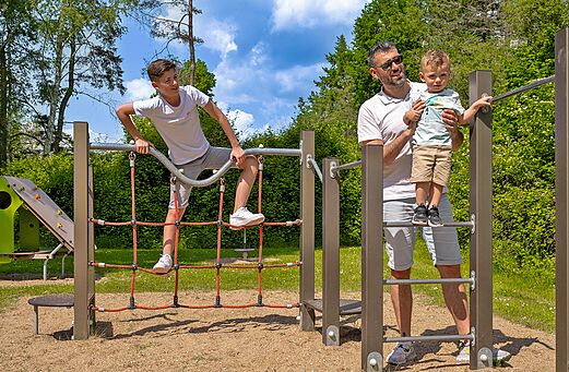 Aire de jeux pour enfants au camping CLICOCHIC Les Saules de Cheverny à Cheverny (41).