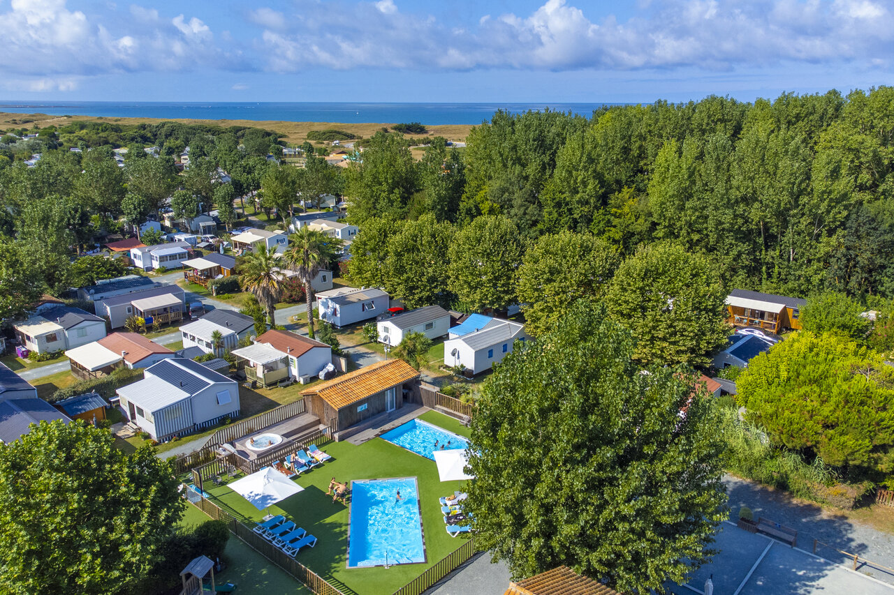 Piscines, Mobil-homes au camping CLICOCHIC Seuli�res � Saint-Denis-d'Ol�ron (17).
