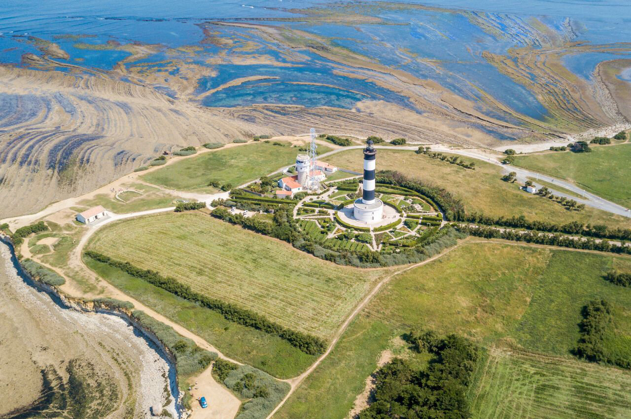 Phare des Baleines, littoral vu du ciel, camping CLICOCHIC Seuli�res, Saint-Denis-d'Ol�ron.