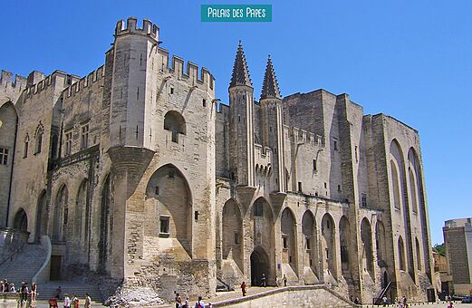 Palais des Papes, monument historique à visiter à Avignon, Provence.