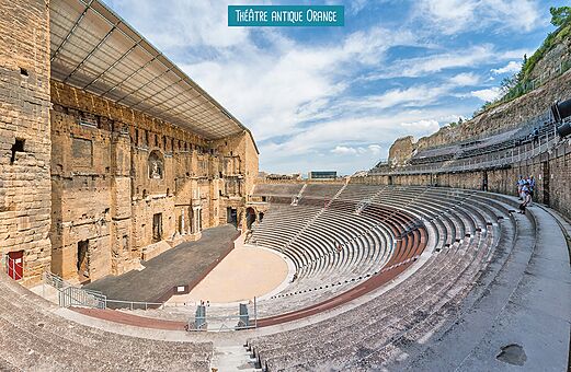 Théâtre Antique d'Orange, monument historique à visiter en Provence-Alpes-Côte d'Azur.