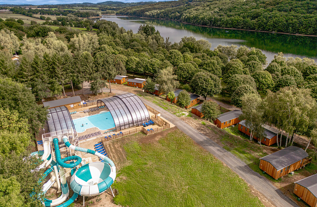 Parc aquatique, toboggans et Mobil-homes au camping CLICOCHIC Soleil Levant � Canet-de-Salars (12).