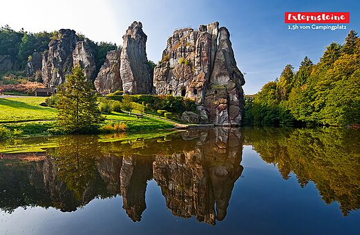 Formations rocheuses naturelles des Externsteine, lieu touristique à visiter en Allemagne.