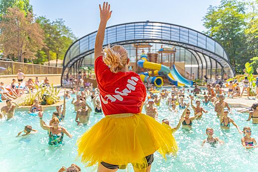 Animation aquatique en piscine au camping CAPFUN Temps Libre � BOUGE CHAMBALUD (38).