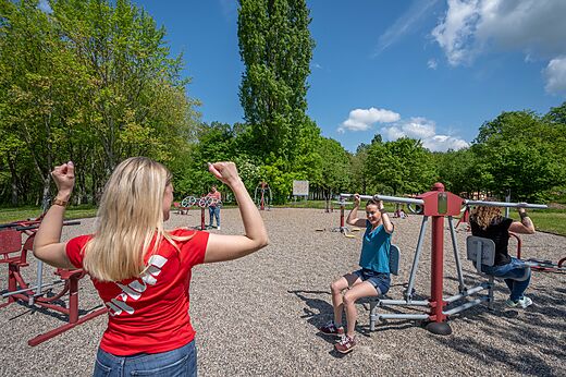 Parc de fitness ext�rieur pour adultes au camping CAPFUN Tensch Jolie � Grostenquin (57).