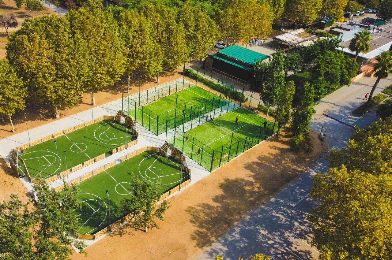 Courts multisports et padel du camping CAPFUN Tordera-Nacions � Malgrat de Mar (08).