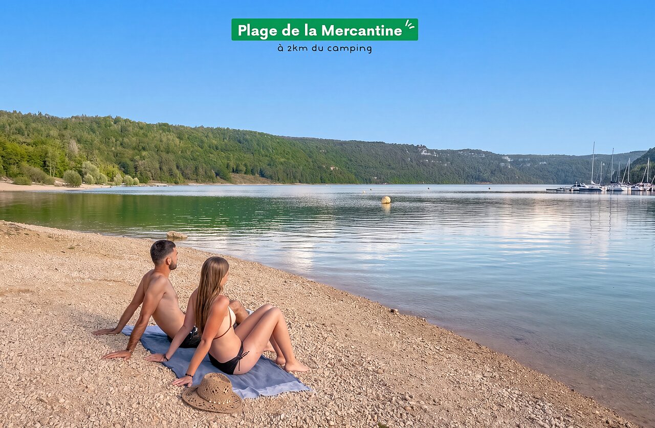 Plage de la Mercantine, lac et for�t, lieu � visiter pr�s de Maisod (39).