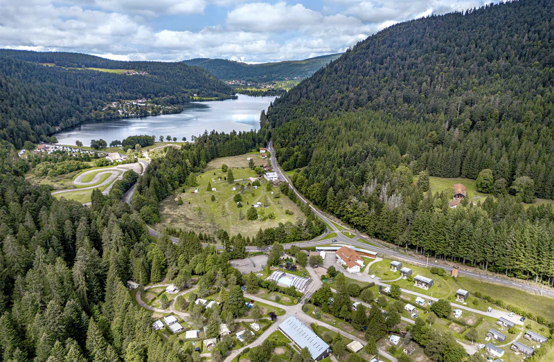 Camping, Mobil-homes au camping CLICOCHIC Verte Vall�e � XONRUPT LONGEMER (88).