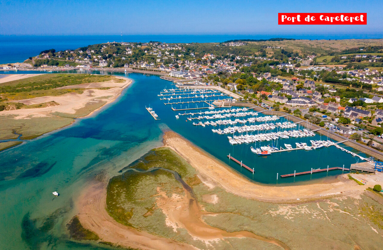 Port de Carteret, marina anim�e et estuaire pittoresque en Normandie.