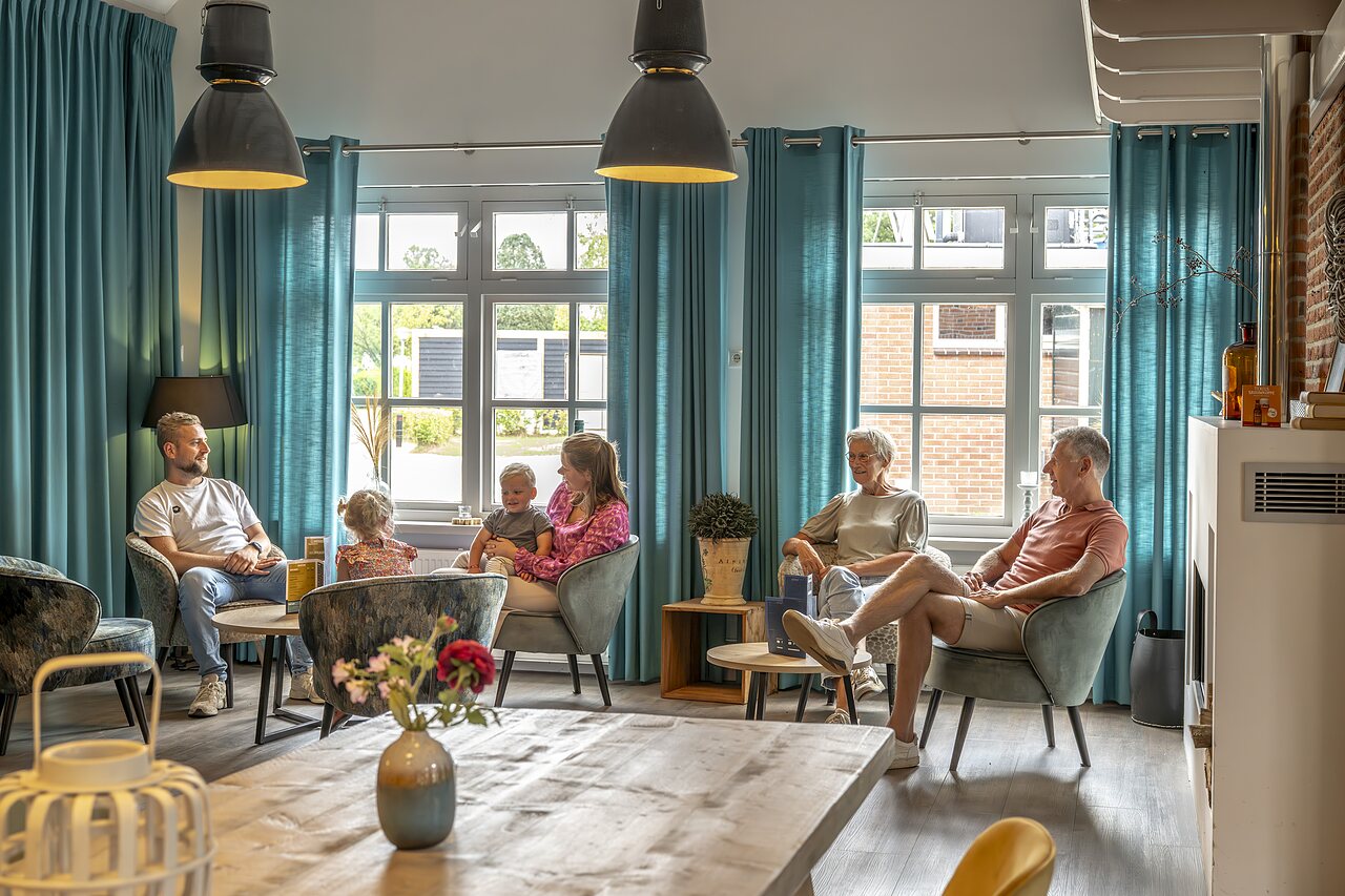 Salon de r�ception moderne et confortable au CAPFUN het Winkel � Winterswijk.