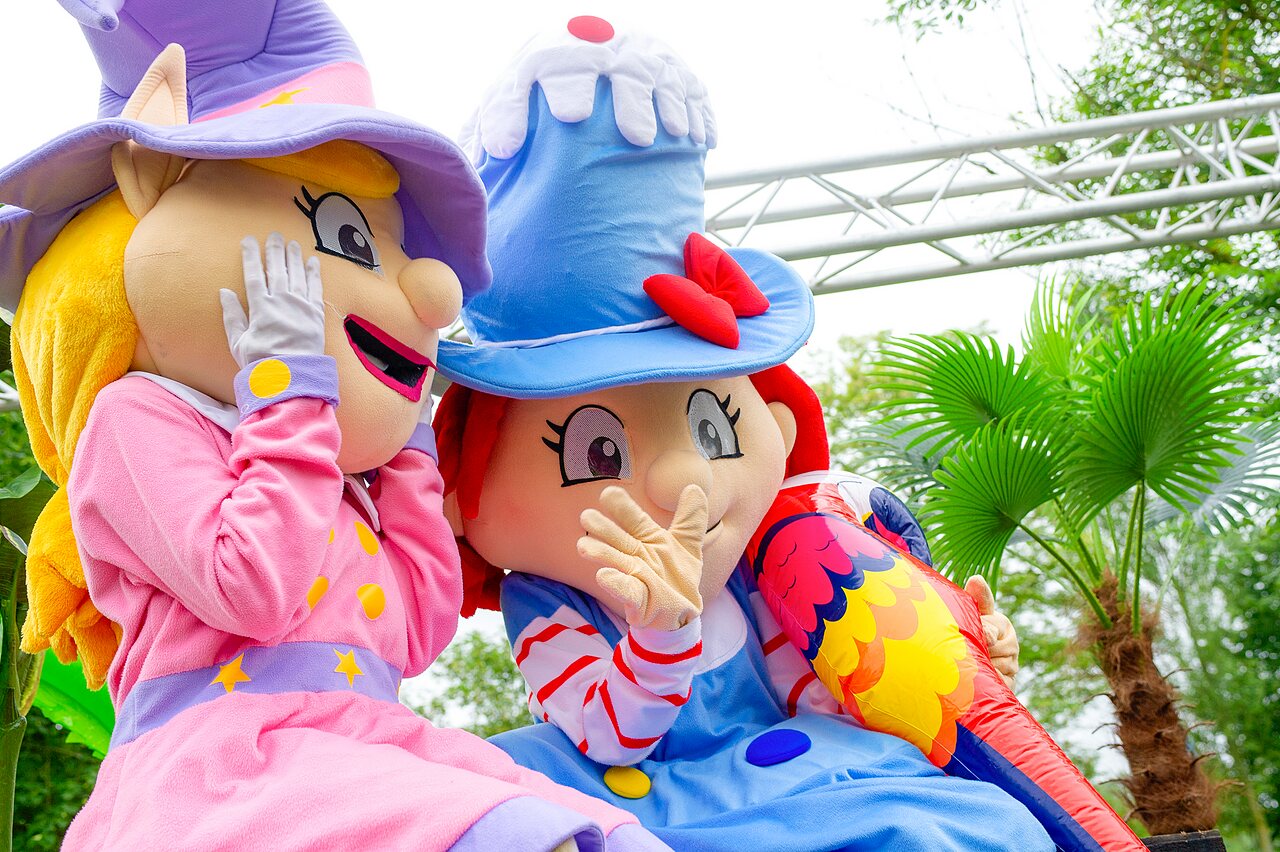 Mascottes d'animation, perroquet gonflable, CAPFUN Zagarella, LONGEVILLE SUR MER (85).