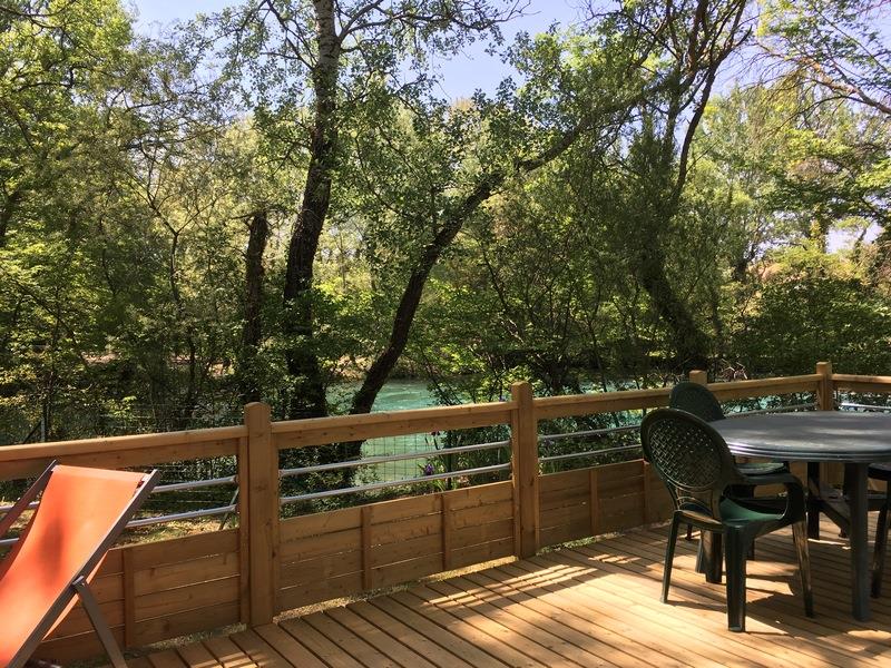 Rose Top Presta 4 pers vue Rivière – Camping La Coutelière, Luberon