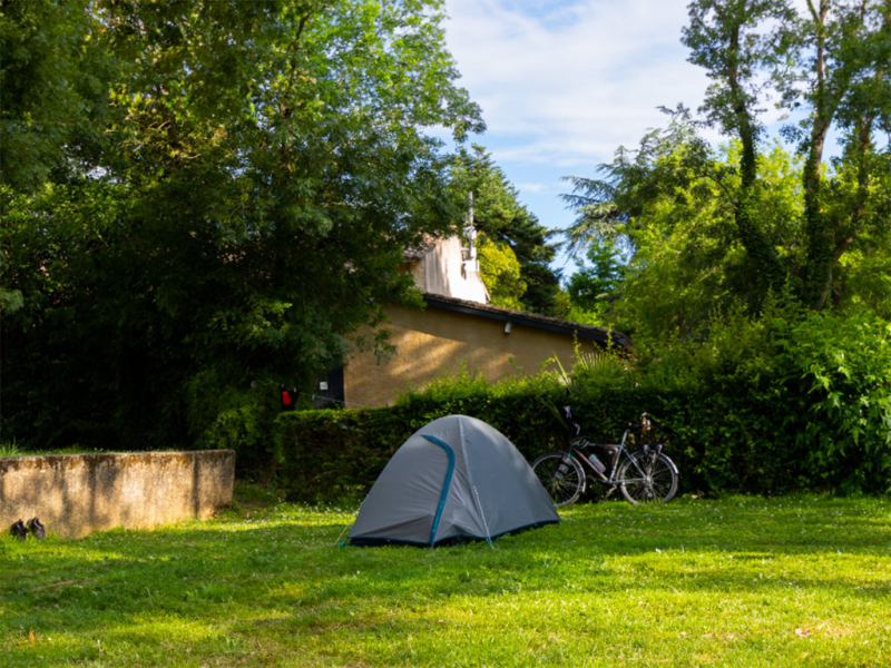 Emplacement ** + eau au Camping Lac des 3 Vallées