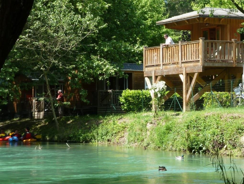 Cabane pilotis Clim 3p vue Rivière – Camping La Coutelière, Luberon